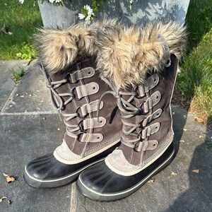 Women's Sorel Fully Lined Waterproof Winter Boots Size 9